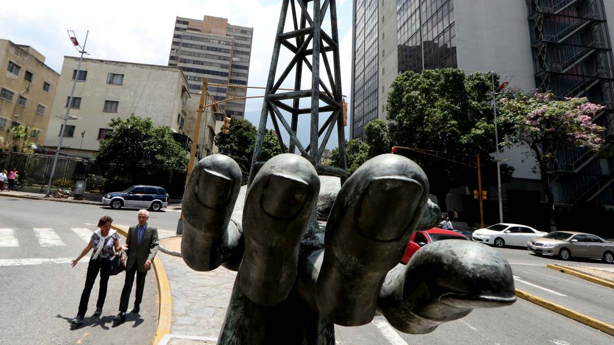 Nuevo revés para Guaidó: dictaminan que los bonos de la petrolera PDVSA son válidos