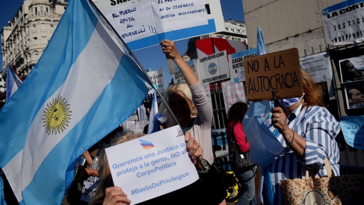 Los argentinos toman la calle mientras se declara inconstitucional la cuarentena kirchnerista
