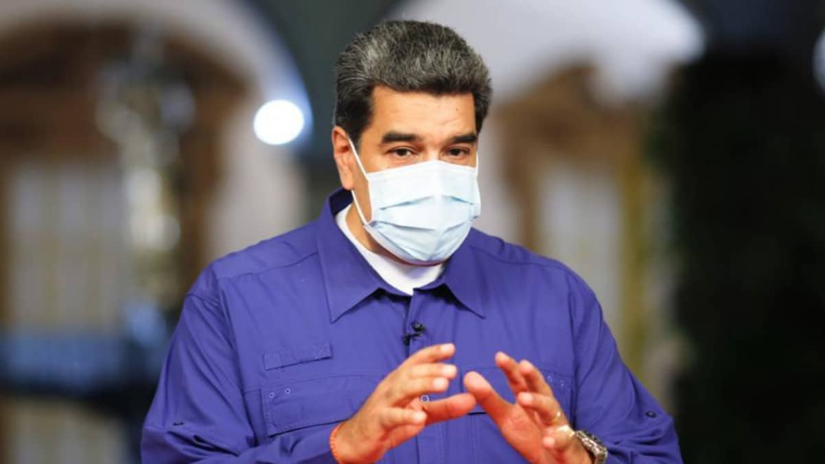El dictador Maduro arremete contra la prensa y cierra siete medios libres