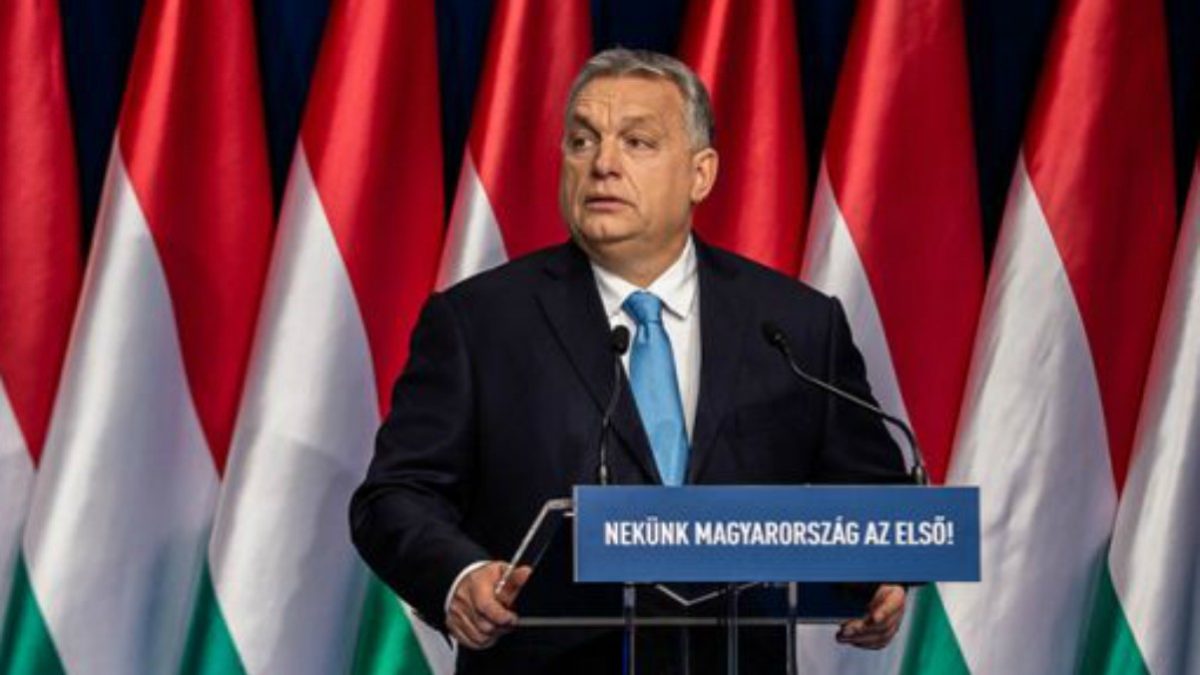 Orbán firma un decreto de respaldo al Polonia tras el dictamen del Constitucional