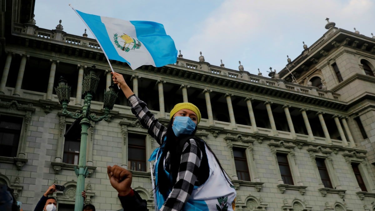 El Gobierno de Guatemala acusa a ‘grupos minoritarios’ de querer forzar un golpe de Estado