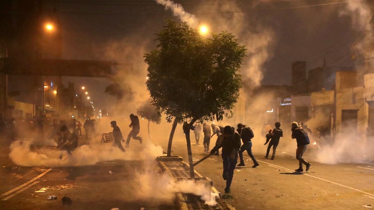 Once heridos en Perú durante las manifestaciones violentas tras la destitución del presidente Martín Vizcarra
