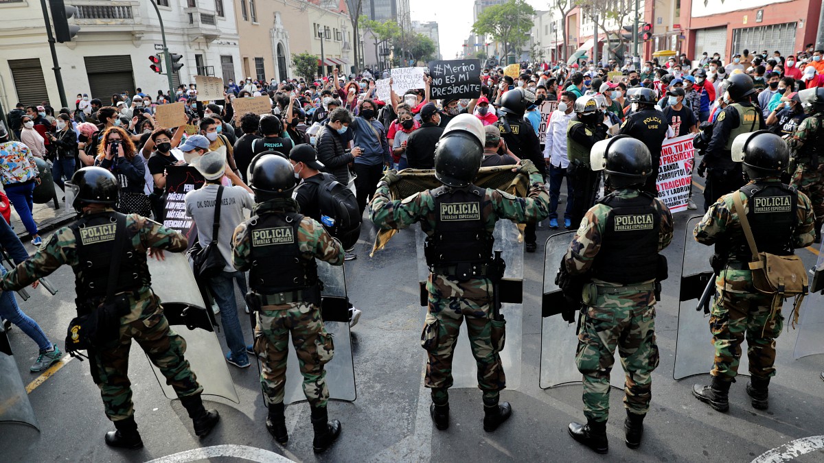 Sagasti cambia al jefe de la policía peruana e instala una comisión para reformarla tras las protestas