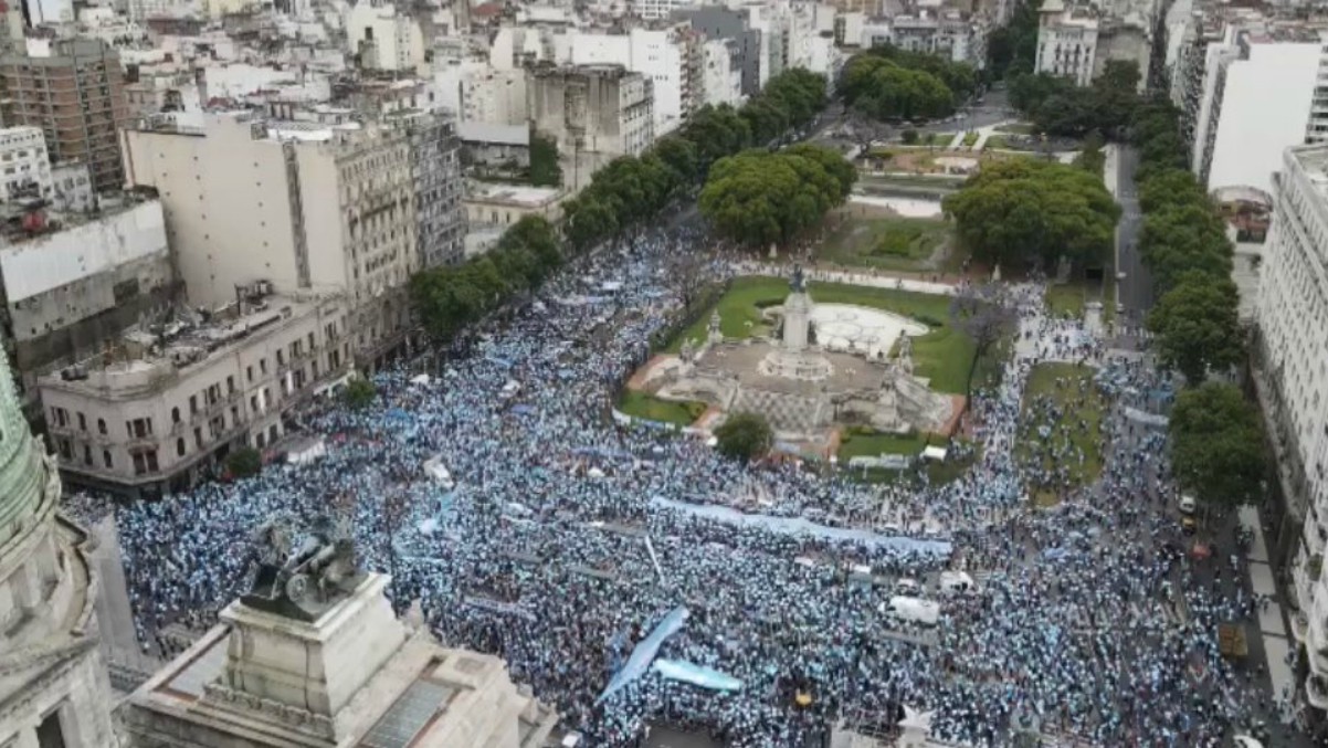 La marea provida argentina se manifiesta contra el proyecto de ley abortista del kirchnerismo