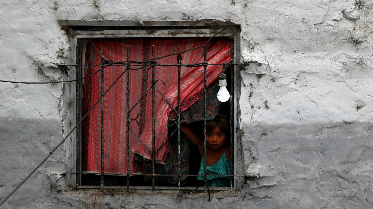 La pandemia y las medidas del Gobierno castigan a los argentinos con más pobreza