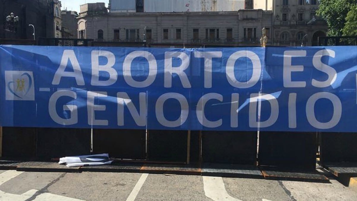 Entra en vigor la ley izquierdista del aborto en Argentina
