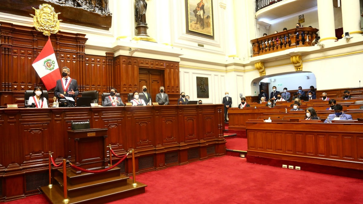 Perú reforma su Constitución y elimina la inmunidad parlamentaria