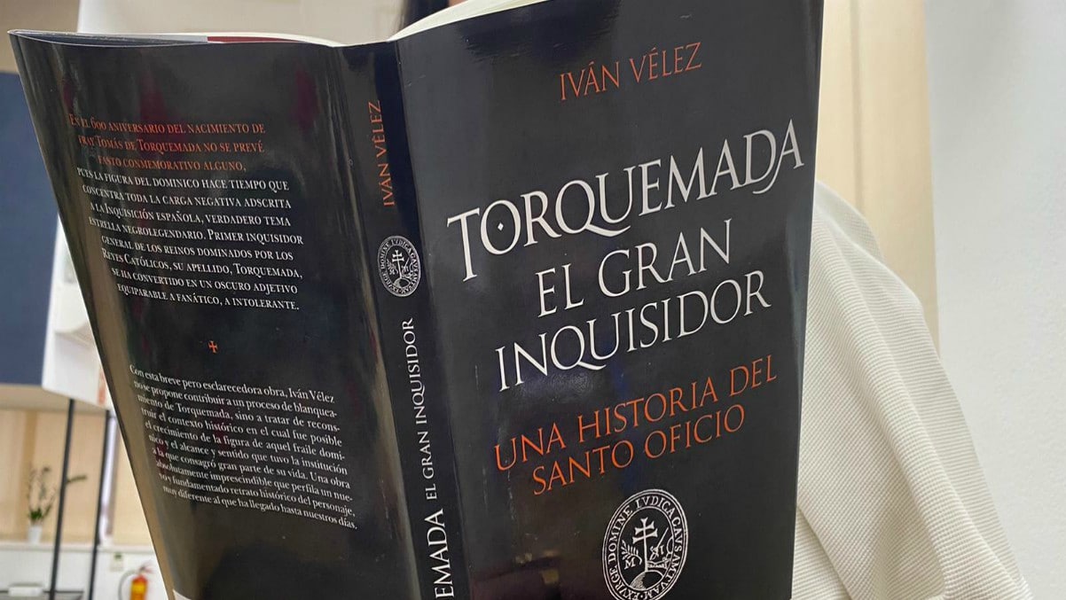 El escritor Iván Vélez presenta su libro ‘Torquemada, el gran inquisidor’