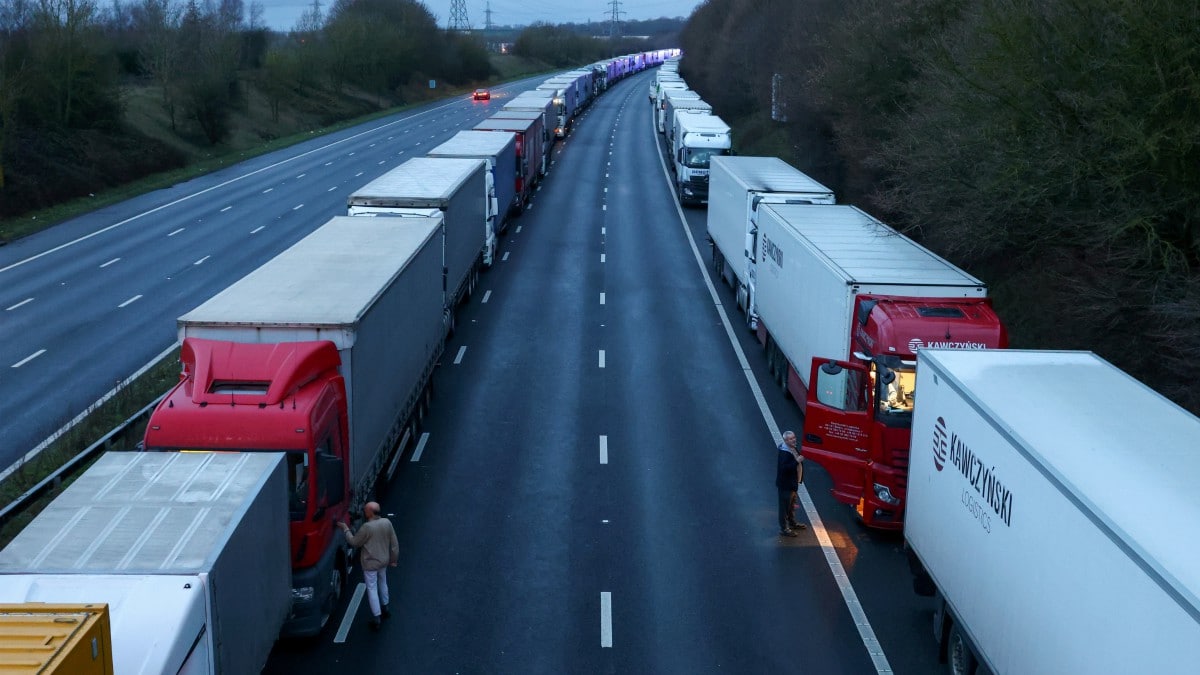 VOX exige una respuesta urgente a la UE por el bloqueo de los transportistas españoles en Reino Unido