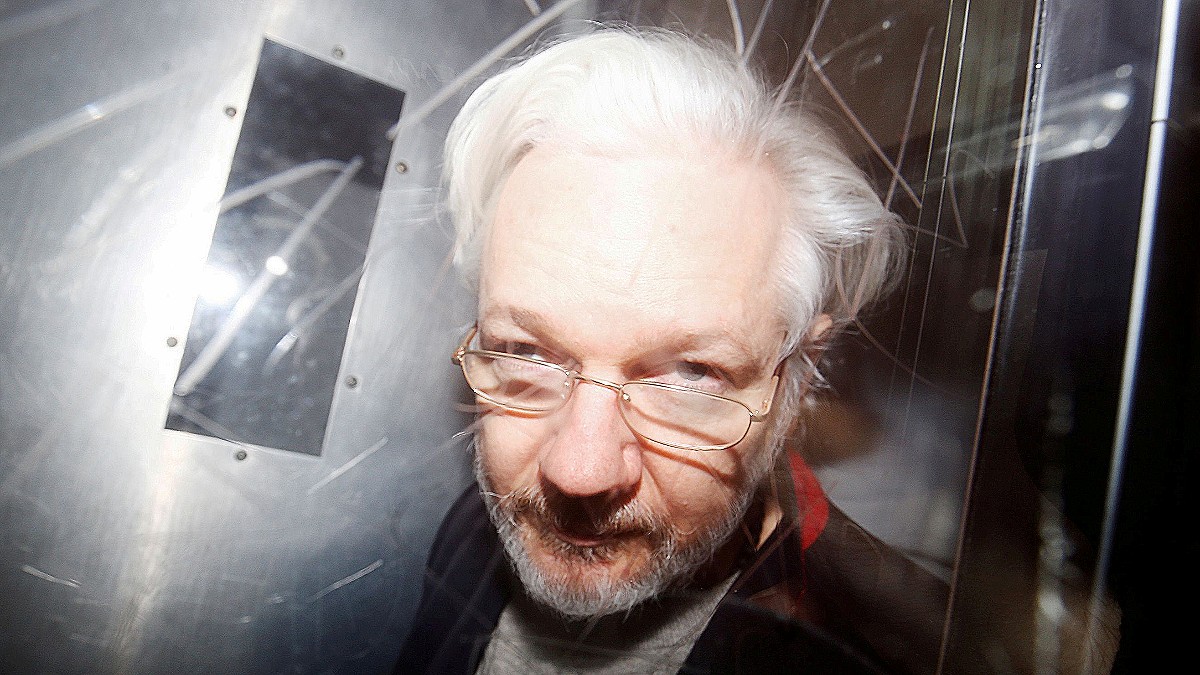 AMLO usa a Assange como amago a Biden y globalistas