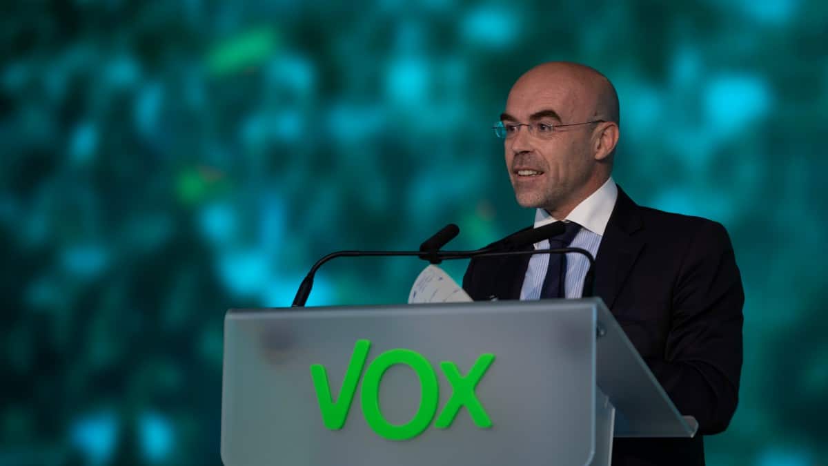 VOX insta a la UE a condenar el acoso separatista a partidos políticos en Cataluña