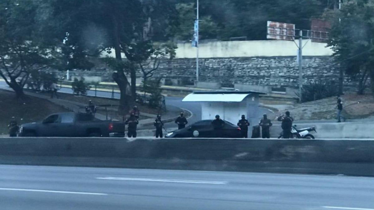 Esbirros de Maduro rodean la residencia de Guaidó en Caracas