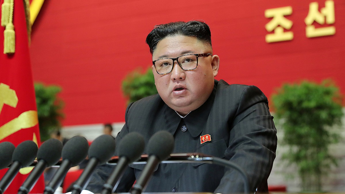 Kim Jong-un confirma el lanzamiento de misiles guiados tácticos ‘de nuevo tipo’