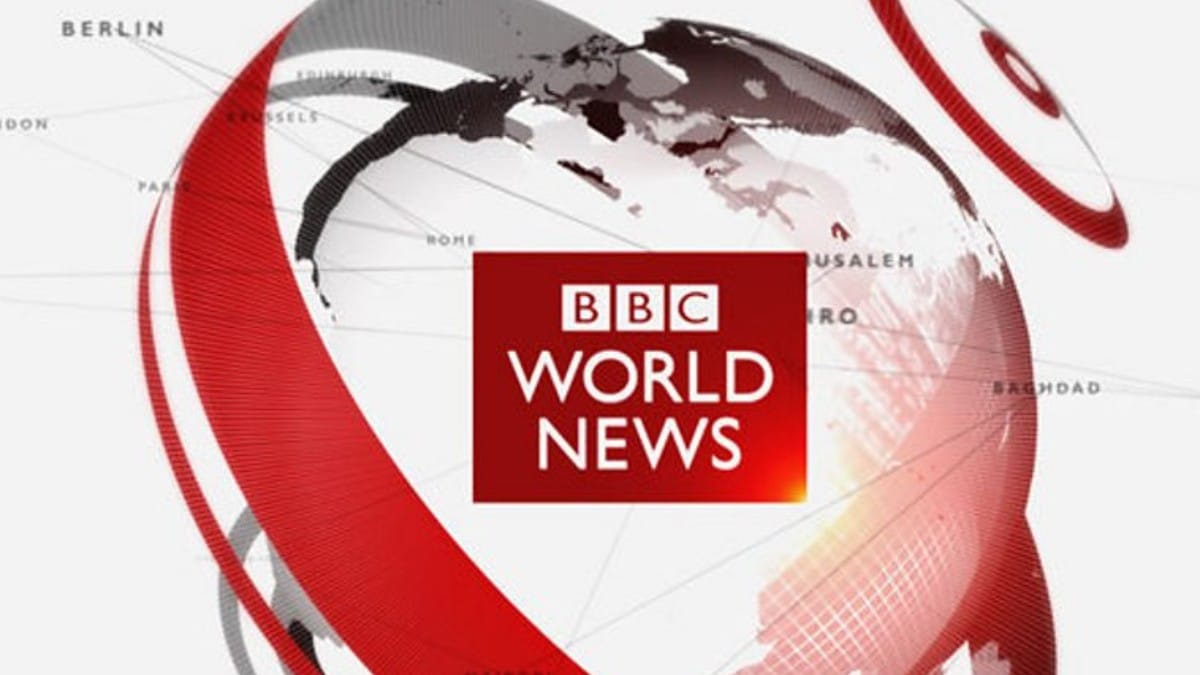 China censura a la BBC: suspende su licencia de emisión