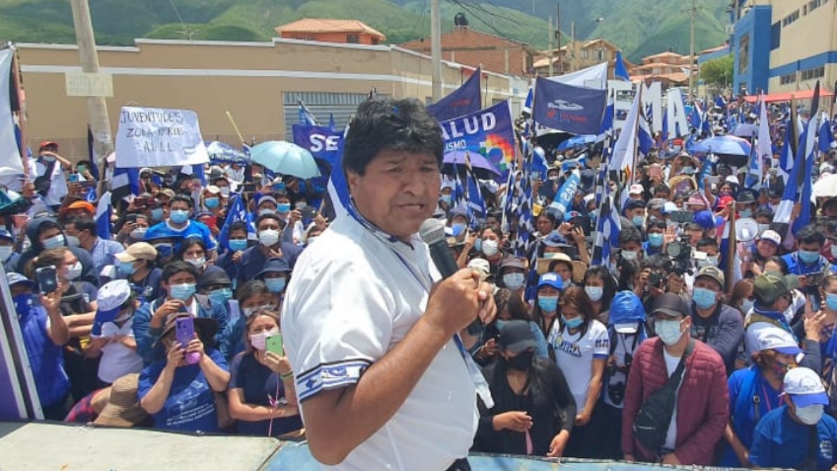 Seguidores de Evo Morales impiden la entrada a un acto de masas a los partidarios de Luis Arce   