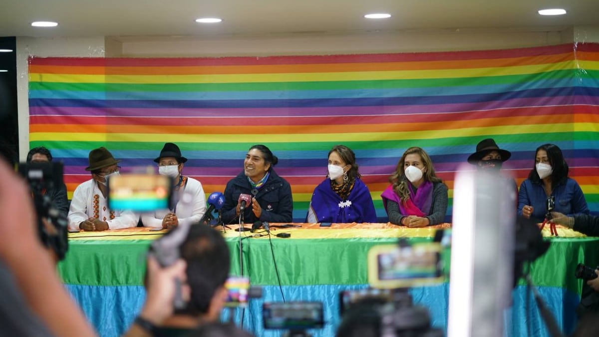 El indígena Yaku Pérez se postula para disputar la presidencia de Ecuador al correísta Arauz