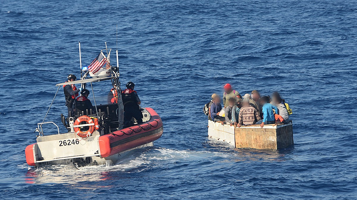 EEUU pide a los balseros cubanos que ‘no se lancen’ al mar para huir del comunismo