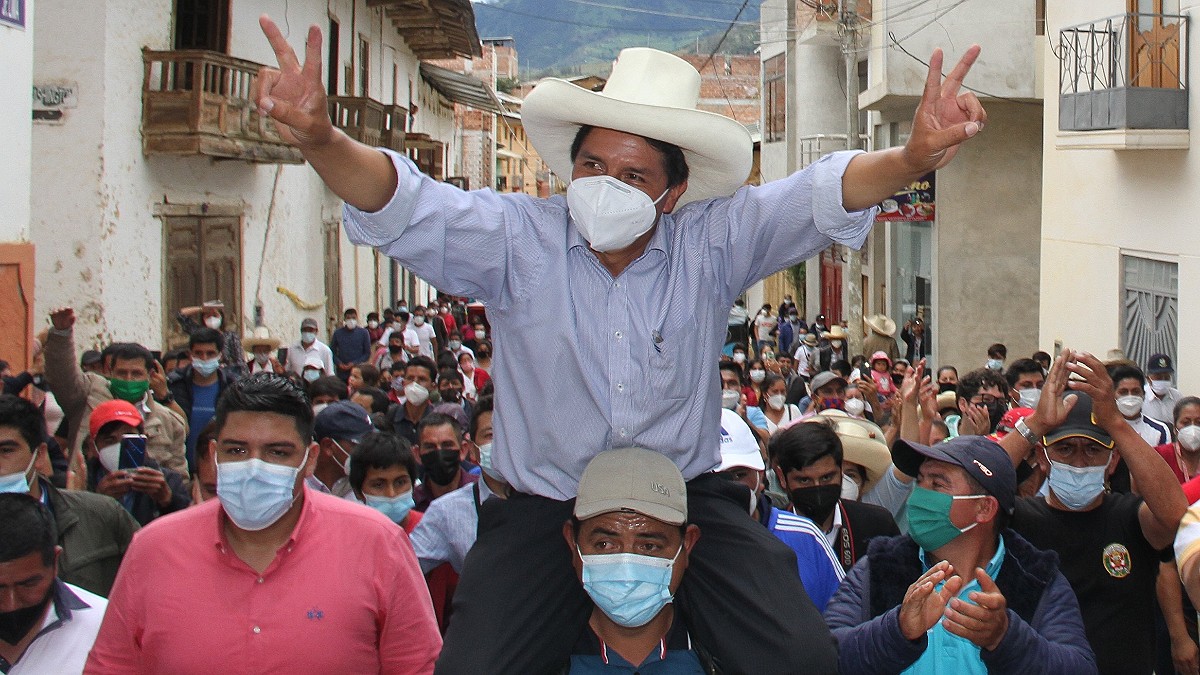 Se disparan los precios en Perú y el socialista Castillo escurre el bulto