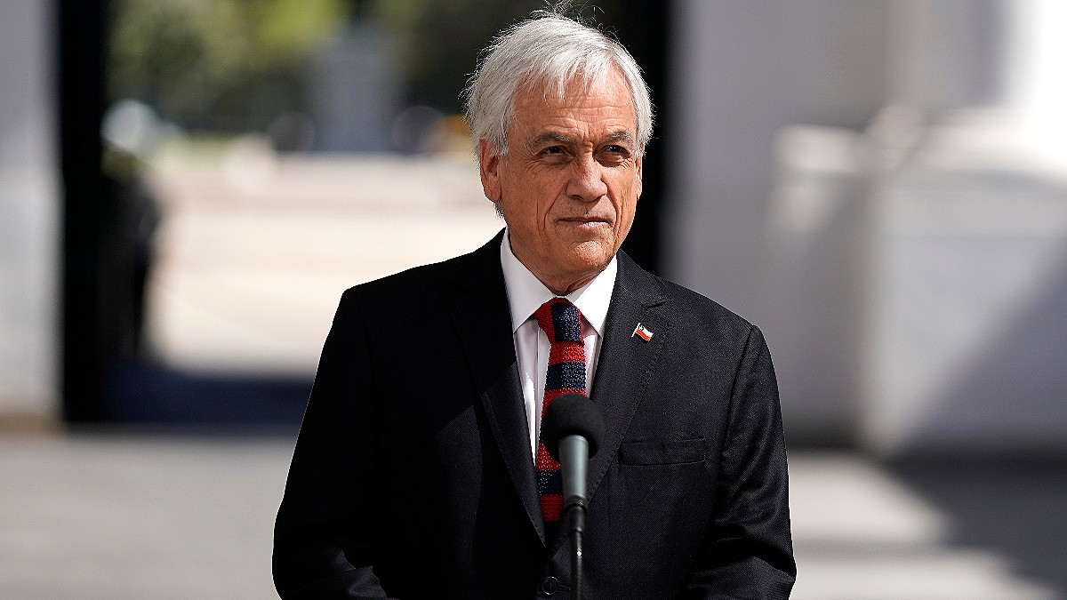 La ultraizquierda amenaza con destituir a Piñera si detiene el avance del tercer retiro del fondo de pensiones