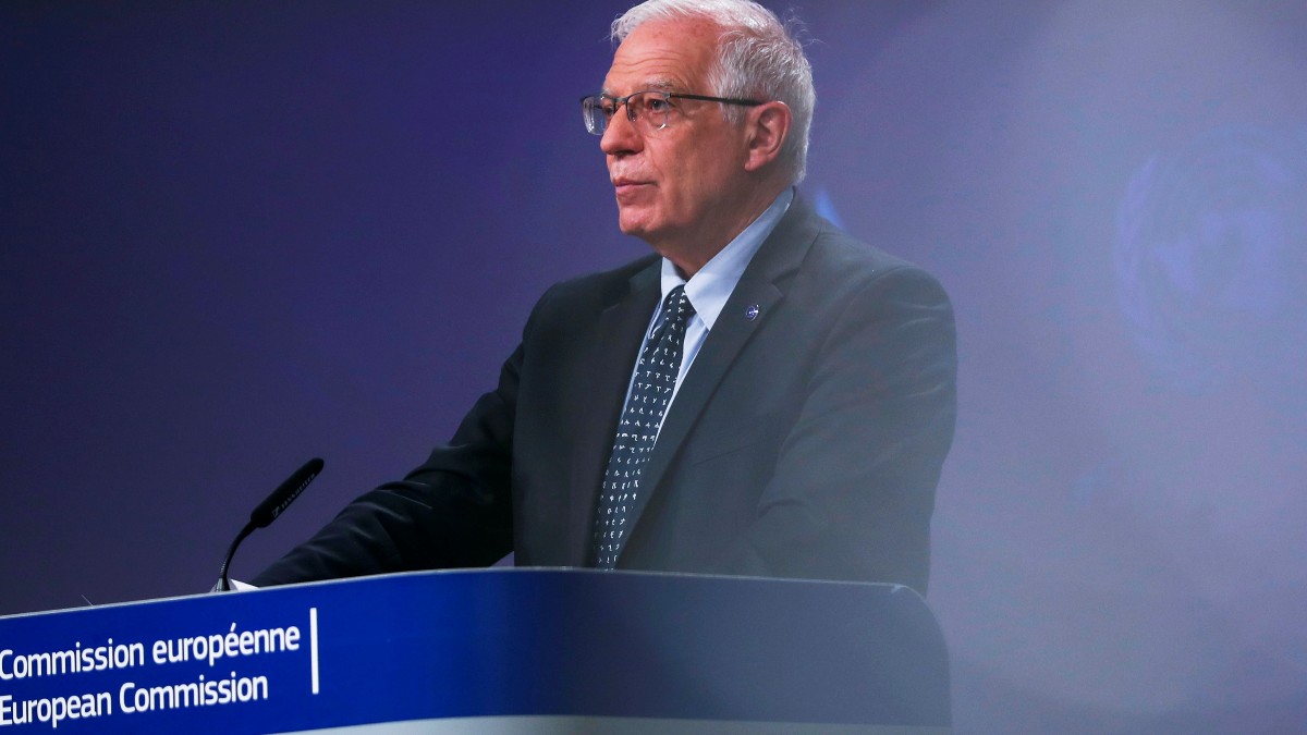 Borrell vuelve a proteger al castrismo: defiende ‘avances’ en Cuba mientras el régimen intensifica la represión