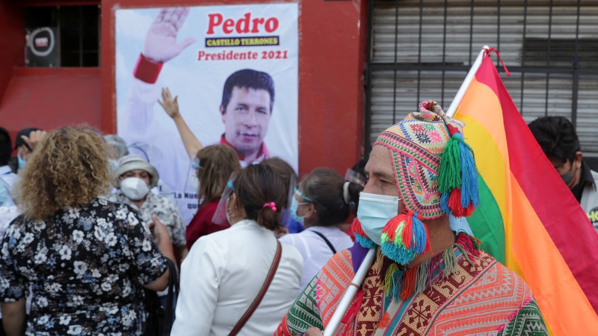 Perú, ante el peligro de seguir el camino de Venezuela y convertirse en colonia cubana