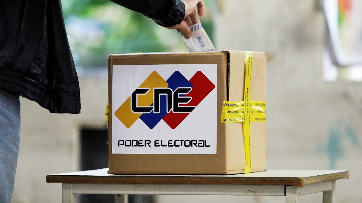 El Consejo Electoral de Venezuela se reúne con la misión de blanqueo enviada por Borrell