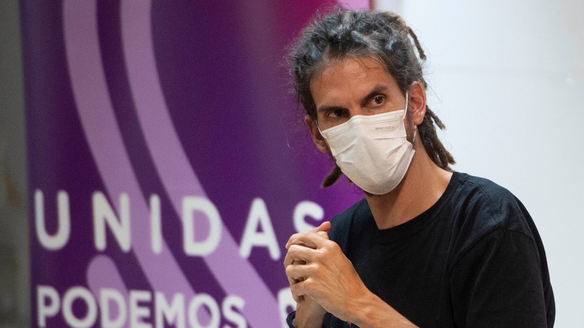 La Fiscalía pide seis meses de cárcel para el secretario de Organización de Podemos por agredir a un policía