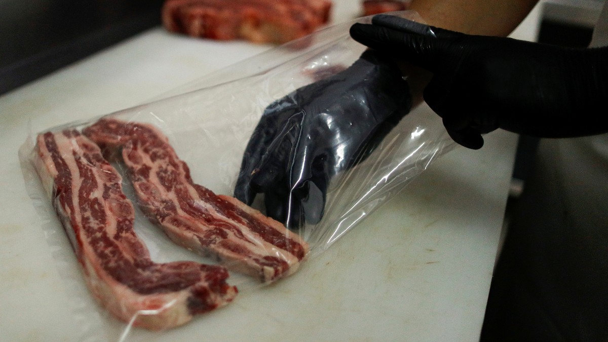 El Gobierno argentino suspende las exportaciones de carne y pone en peligro 100.000 empleos