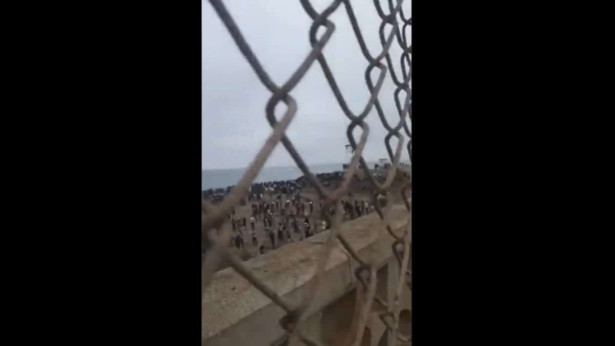 Así ha sido el linchamiento con piedras y objetos contundentes a la Guardia Civil en la valla de Ceuta