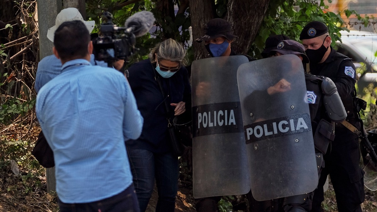 Ortega se mete en un callejón sin salida tras la detención de la aspirante presidencial Cristiana Chamorro