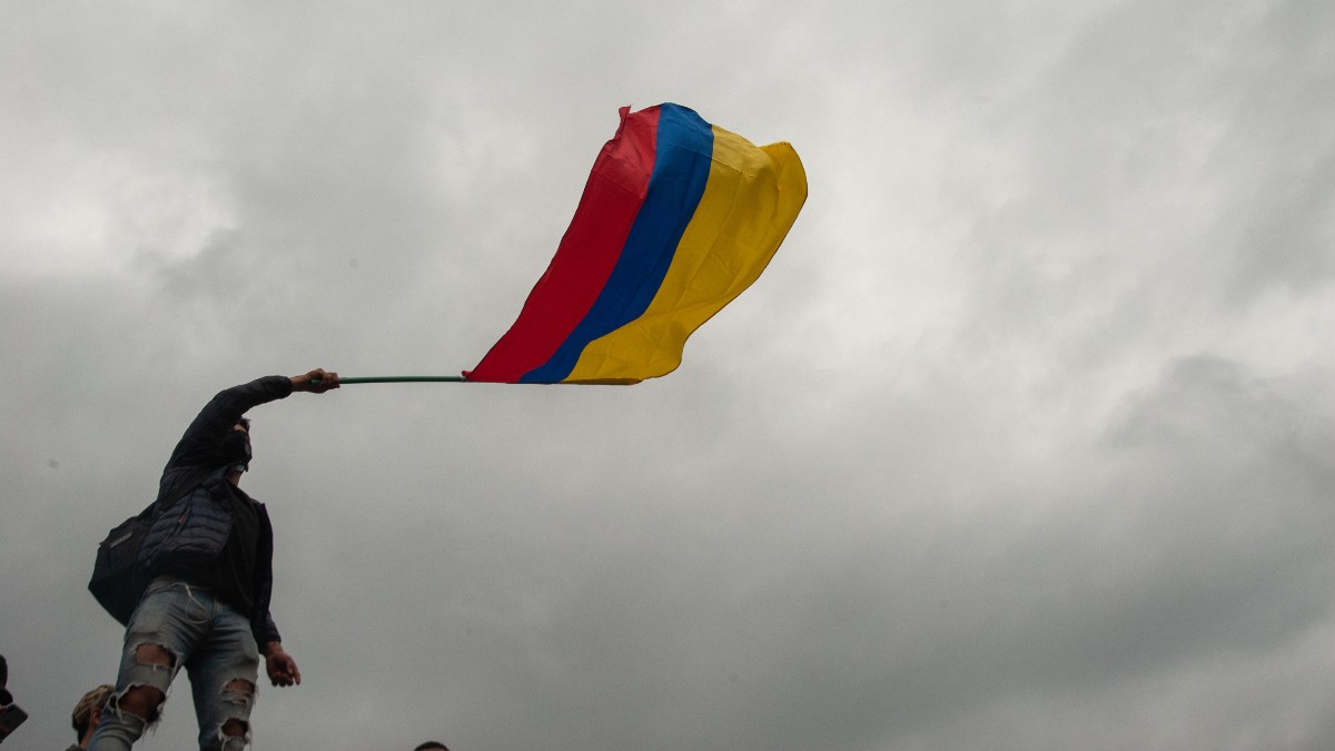 Colombia transita hacia un Estado fallido:  el país está en riesgo de crisis de deuda
