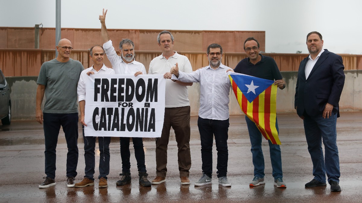 Los golpistas catalanes salen de prisión y aseguran que ‘culminarán el camino irreversible’ hacia la independencia