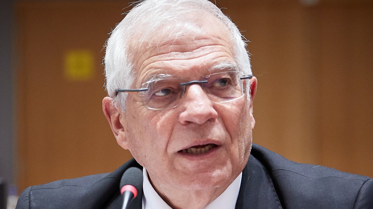 Hermann Tertsch reclama en una carta la dimisión de Borrell por «colaborar» con la dictadura de Cuba