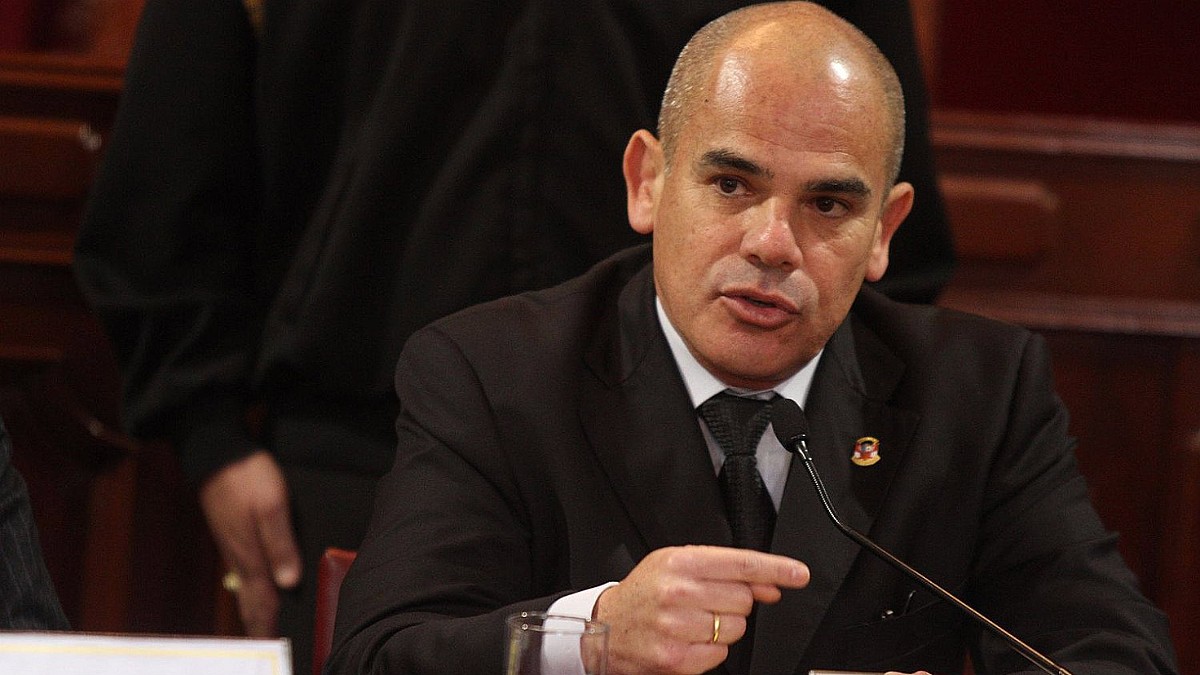 Ernesto Álvarez: ‘El poder en Perú se ha traslado a instancias oscuras no elegidas’