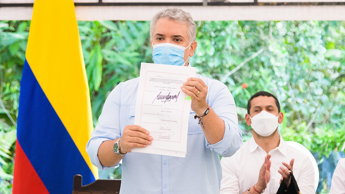 Seguridad, política exterior y burocracia: los fracasos de Duque enturbian su último año en la presidencia de Colombia