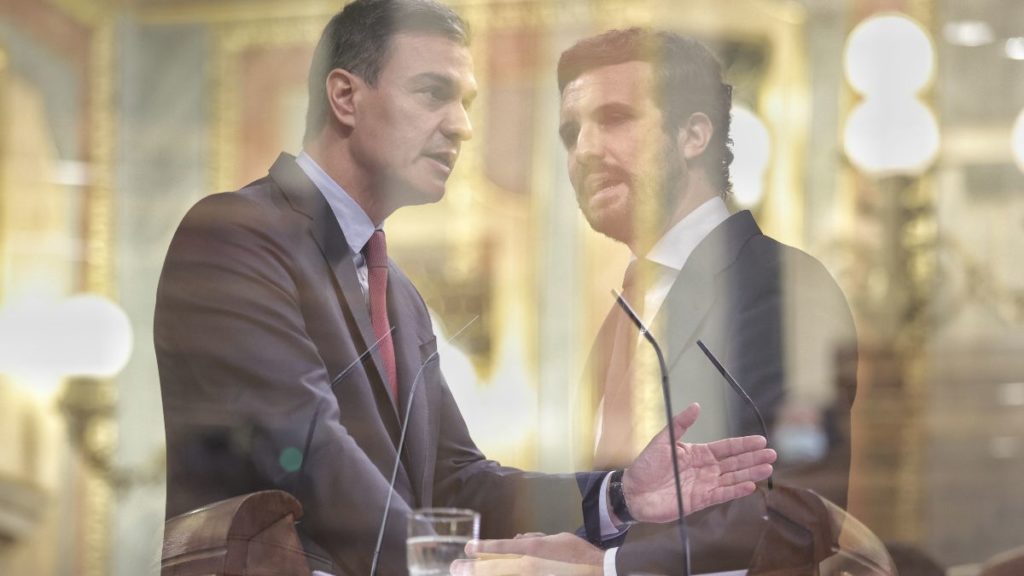 El presidente del Gobierno, Pedro Sánchez, y el líder del Partido Popular, Pablo Casado.