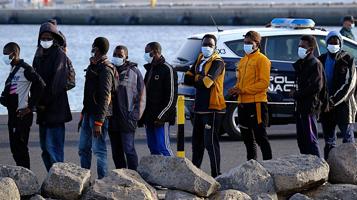 Avalancha inmigratoria en Canarias: más de 350 ilegales llegan a las islas en solo cuatro días