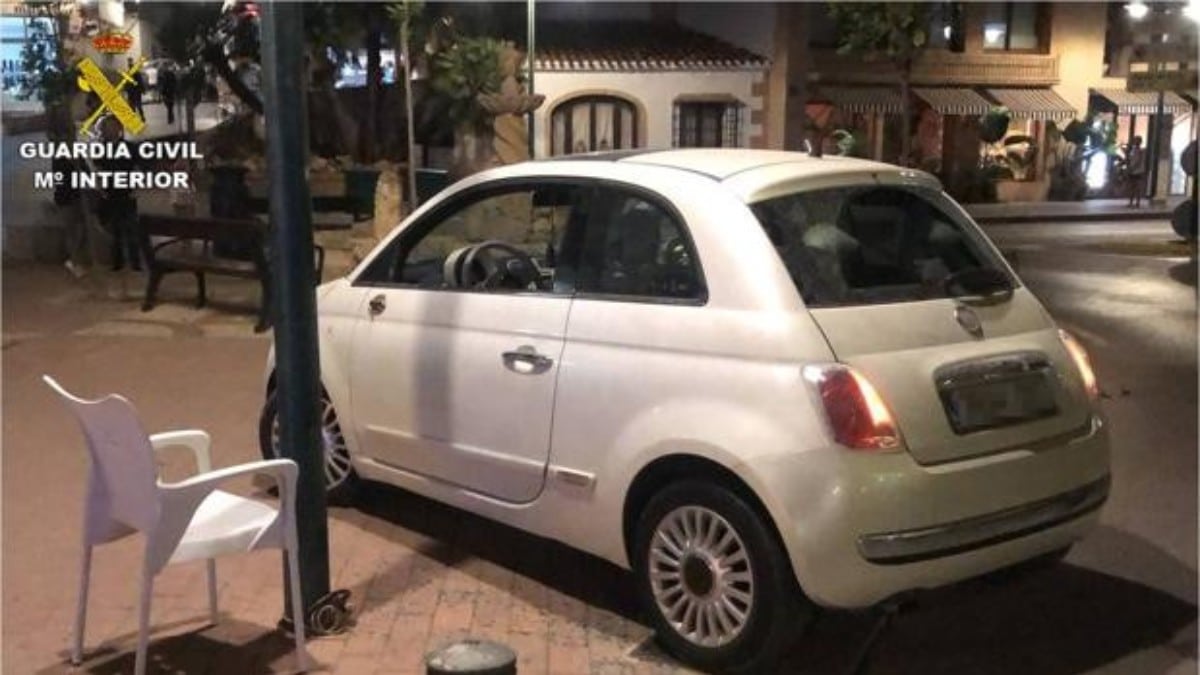 La Guardia Civil detiene a un marroquí que intentó atropellar a los clientes de la terraza de un bar en Jávea