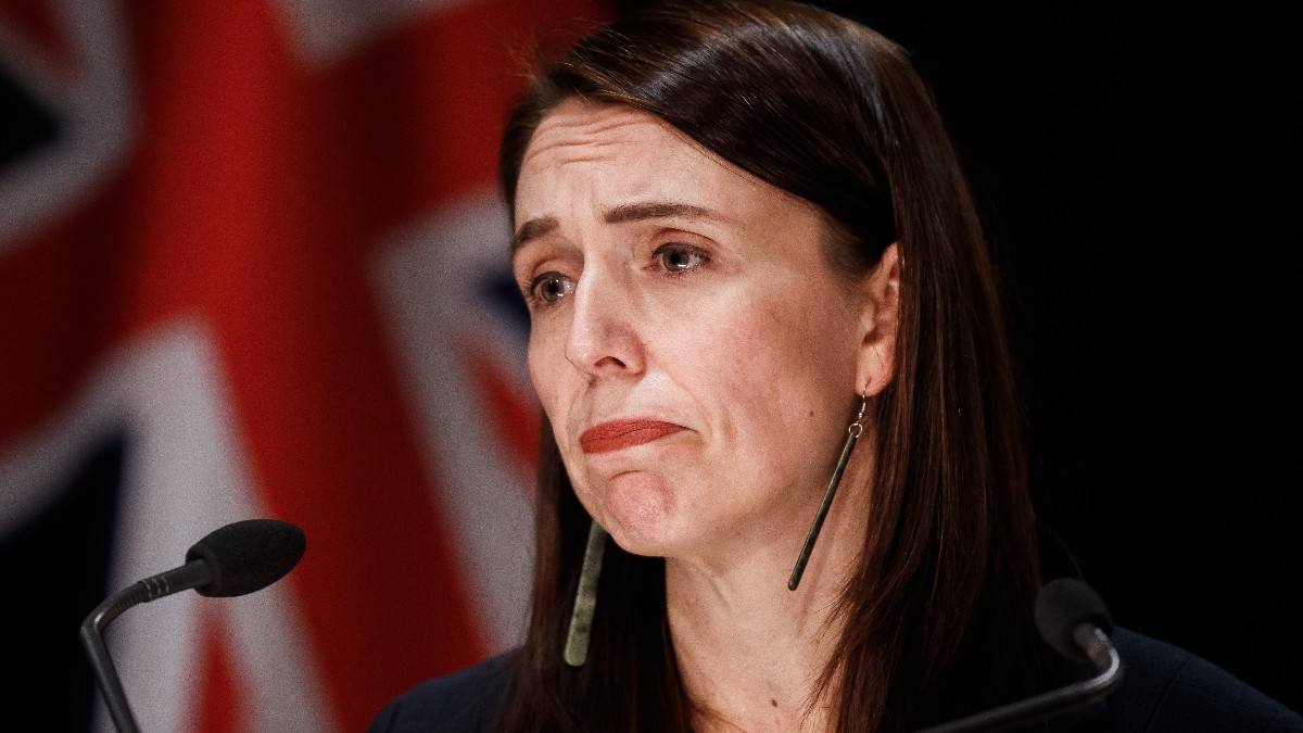 La ex primera ministra de Nueva Zelanda se despide del Parlamento reivindicado que se puede ser «sensible» y liderar