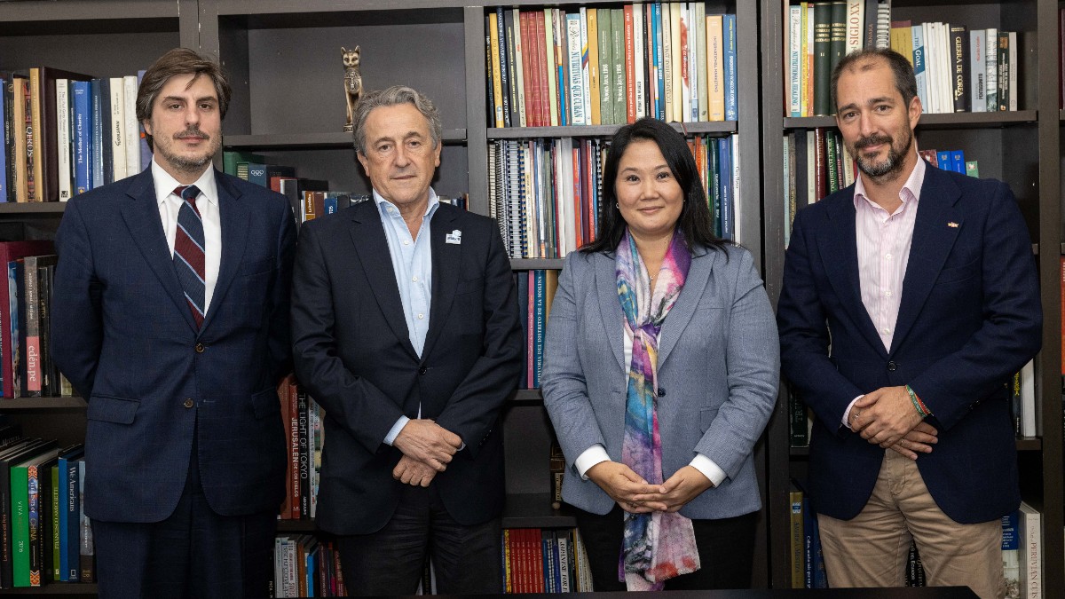VOX y la Fundación Disenso se reúnen con Keiko Fujimori en Perú