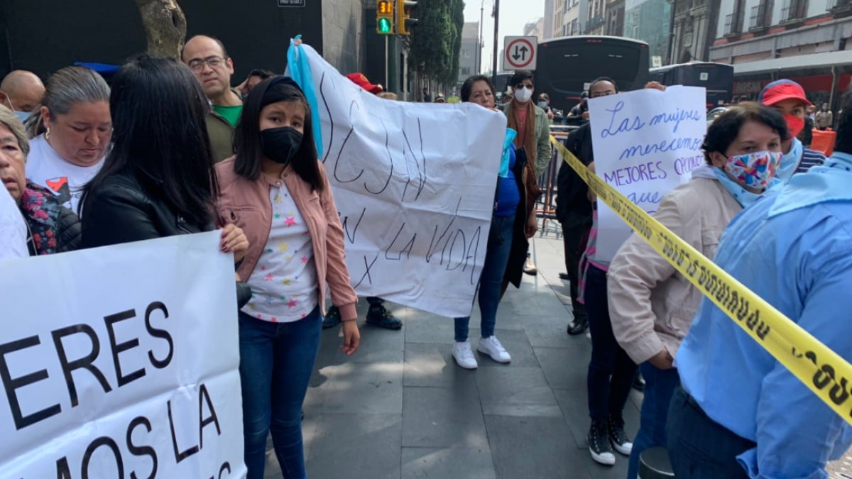 Las entidades provida mexicanas protestan ante la Suprema Corte para detener la legalización del aborto