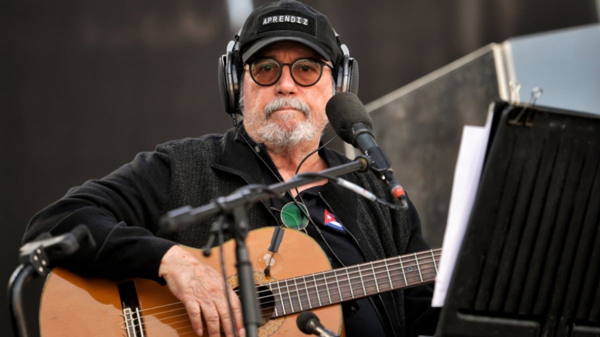 El cantautor Silvio Rodríguez recauda dinero para la dictadura cubana en la fiesta del PCE en Madrid