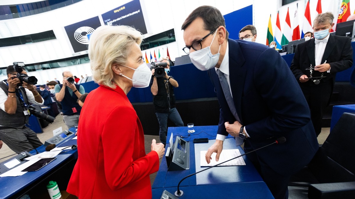 Ursula Von der Leyen y Mateusz Morawiecki en la Eurocámara. EUROPA PRESS