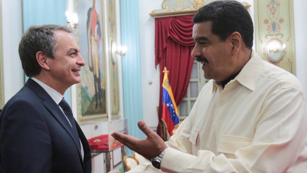 El tirano Maduro y el expresidente Zapatero. Reuters