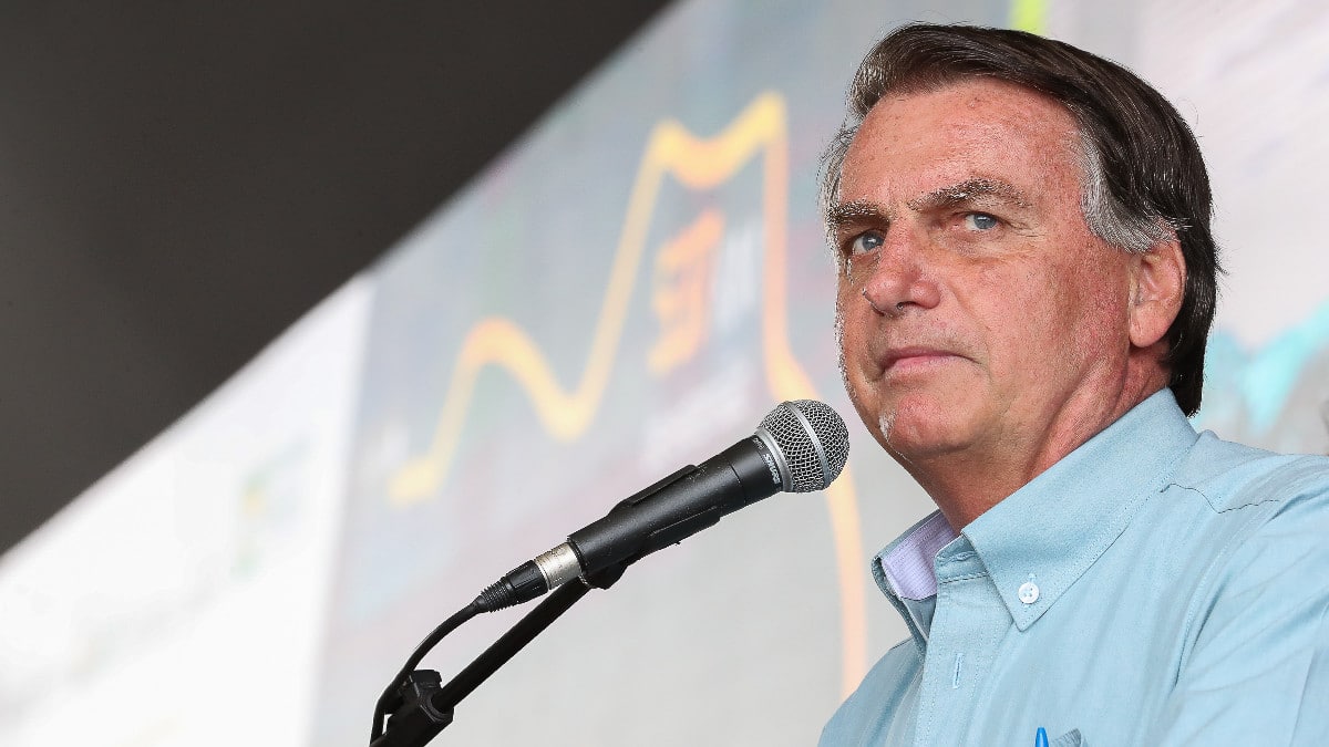 Bolsonaro confirma que permanecerá activo en la política brasileña