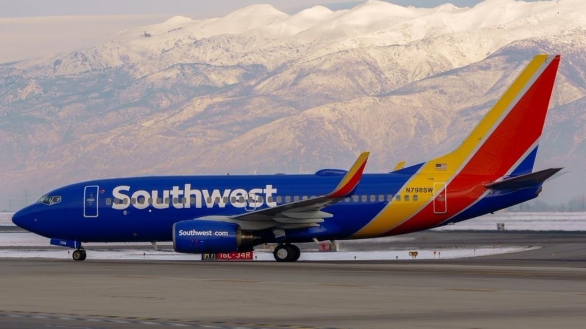 Caos en los aeropuertos de EEUU: Southwest Airlines cancela 2.000 vuelos y deja en tierra a miles de viajeros