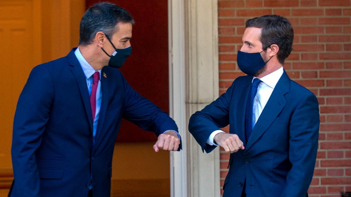 Sánchez y Casado pactan incluir en el Tribunal de Cuentas al abogado de Podemos en el ‘caso Neurona’