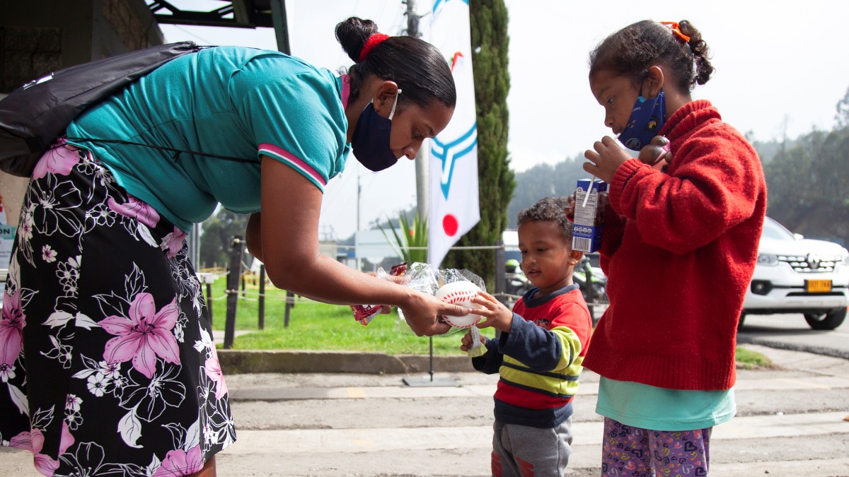 Colombia protege a miles de menores venezolanos huidos del chavismo con la entrega de tarjetas de identificación
