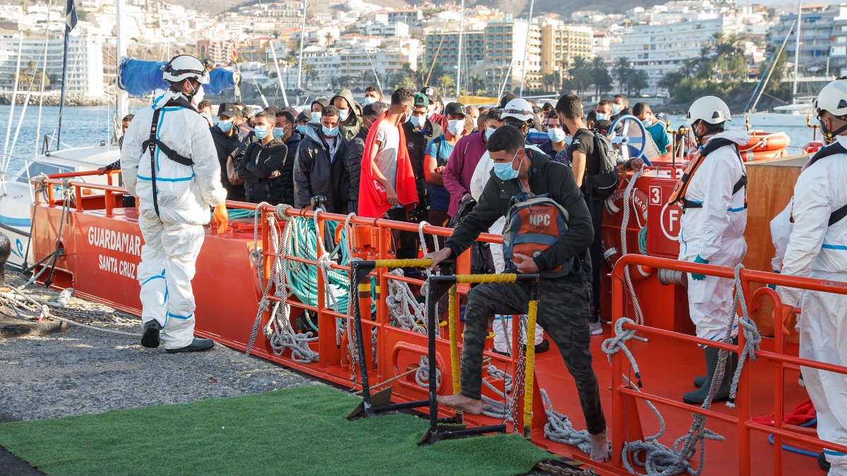 Un numeroso grupo de inmigrantes ilegales desembarca en Gran Canaria, Canarias. EUROPA PRESS