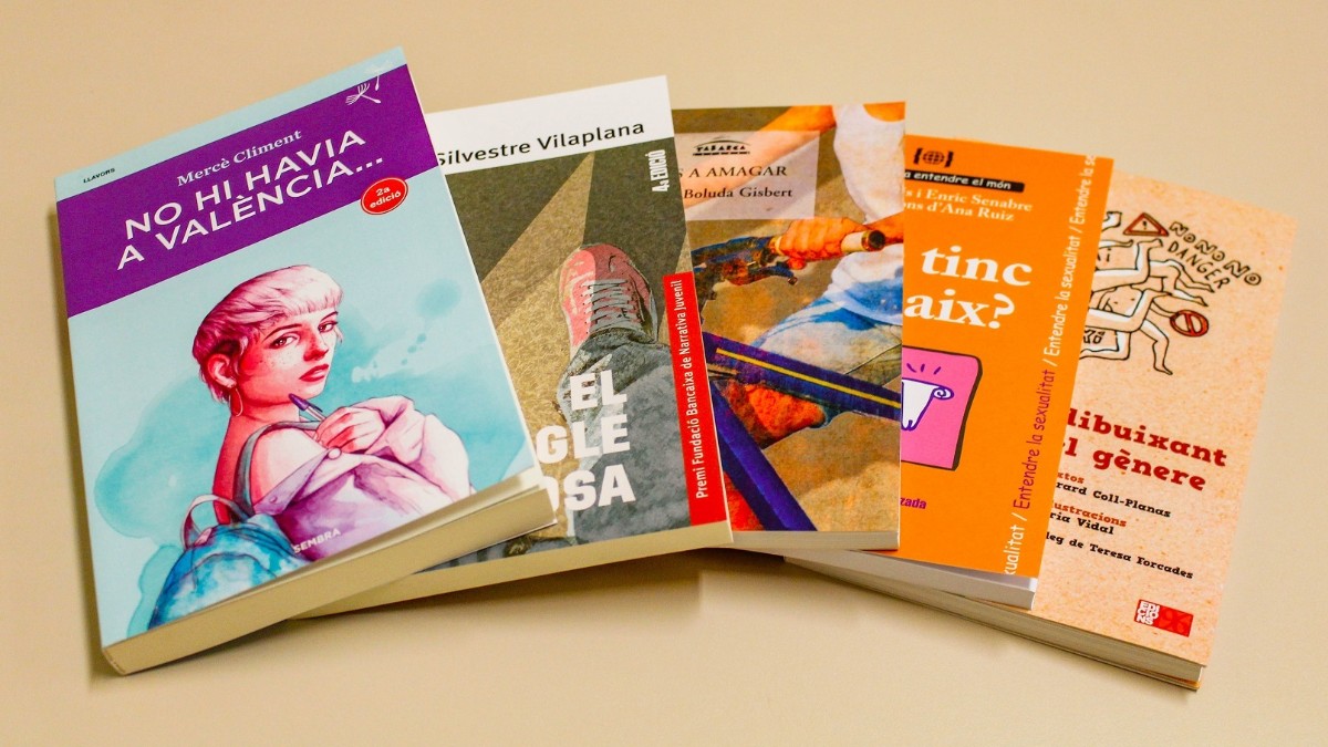 La Comunidad Valenciana distribuye 800 libros de temática LGTBI entre las escuelas